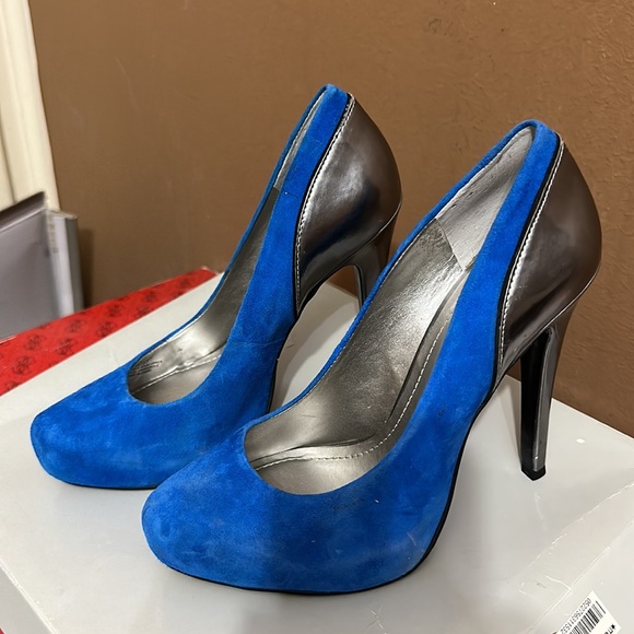 Blue suede heels - Picture 3 of 3